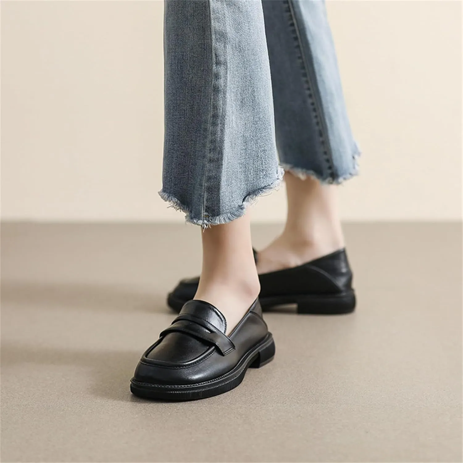 Women's Leather Slip On Platform Loafers Casual Round Toe Non Slip Flat Shoes Casual Comfortable Office Business Walking Shoes
