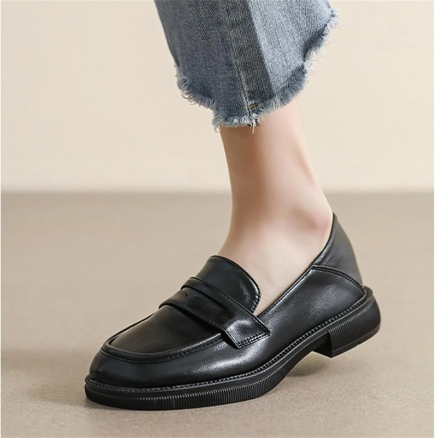 Women's Leather Slip On Platform Loafers Casual Round Toe Non Slip Flat Shoes Casual Comfortable Office Business Walking Shoes