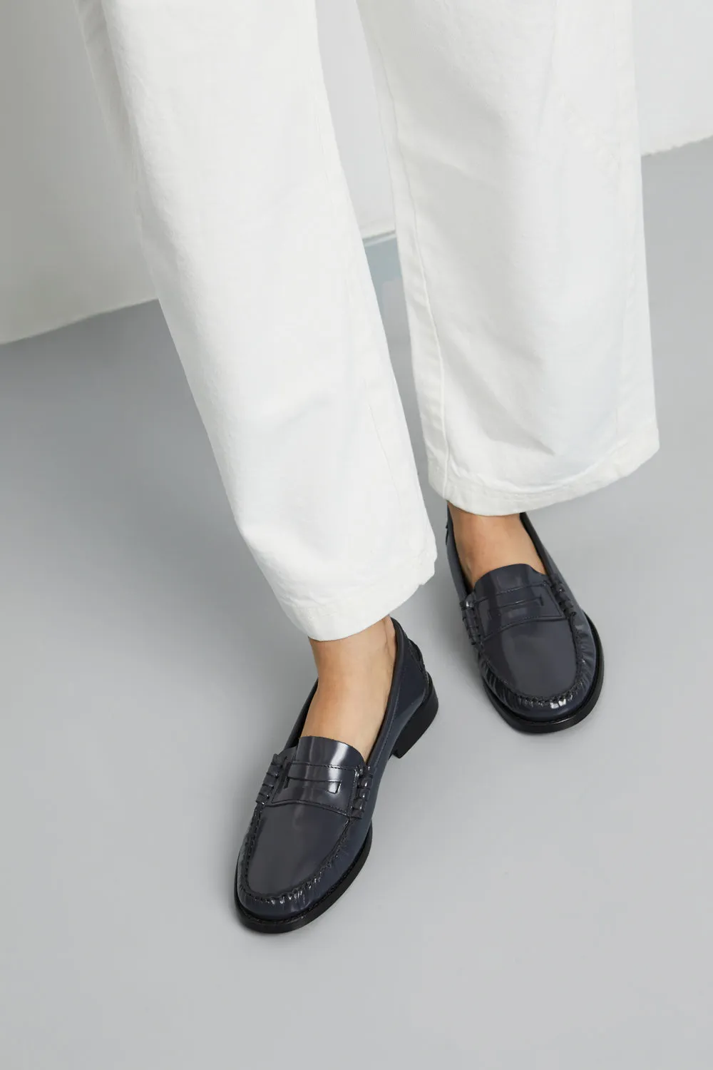 Zoe Loafers in Grey Leather